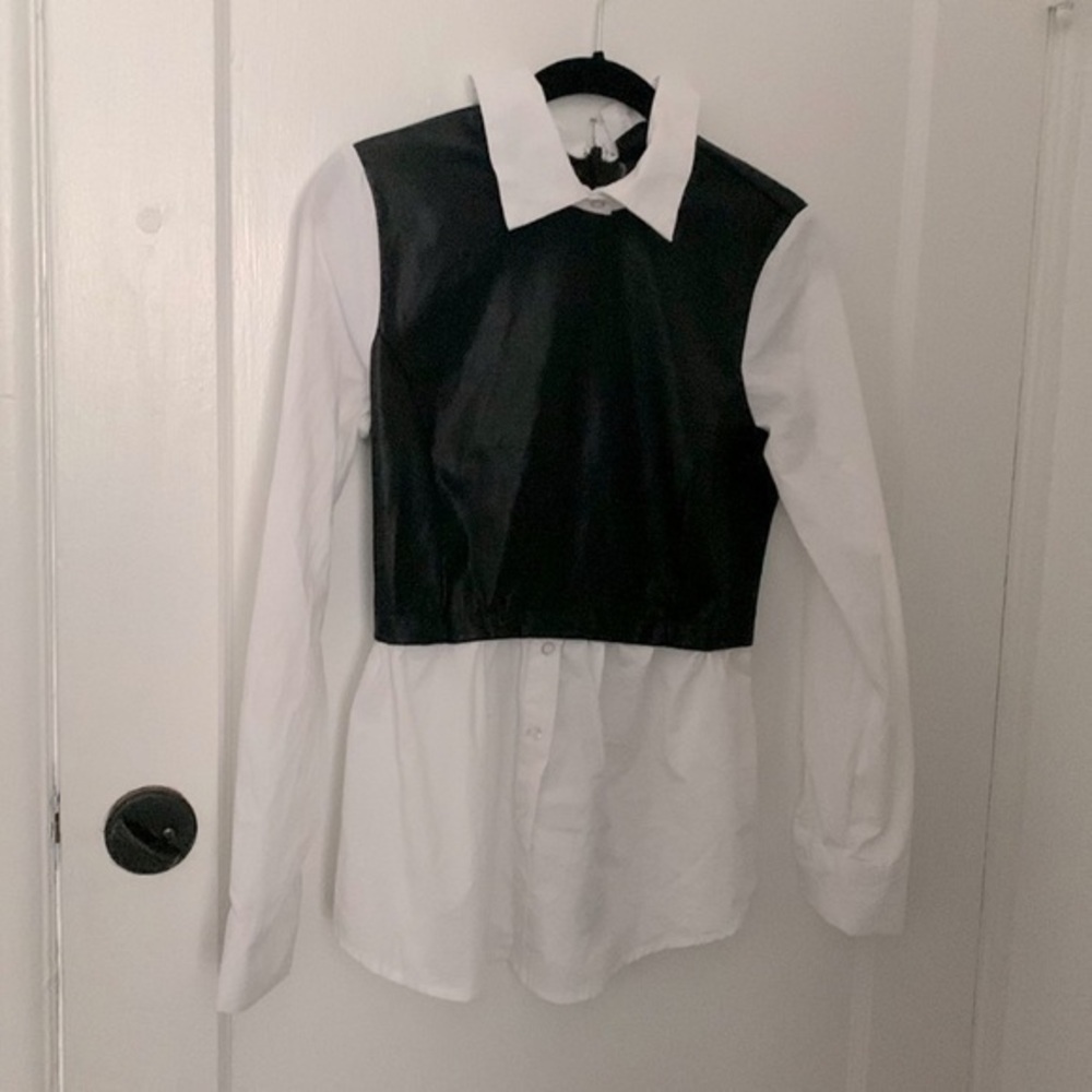 New York and Company faux-leather twofer blouse sz XS